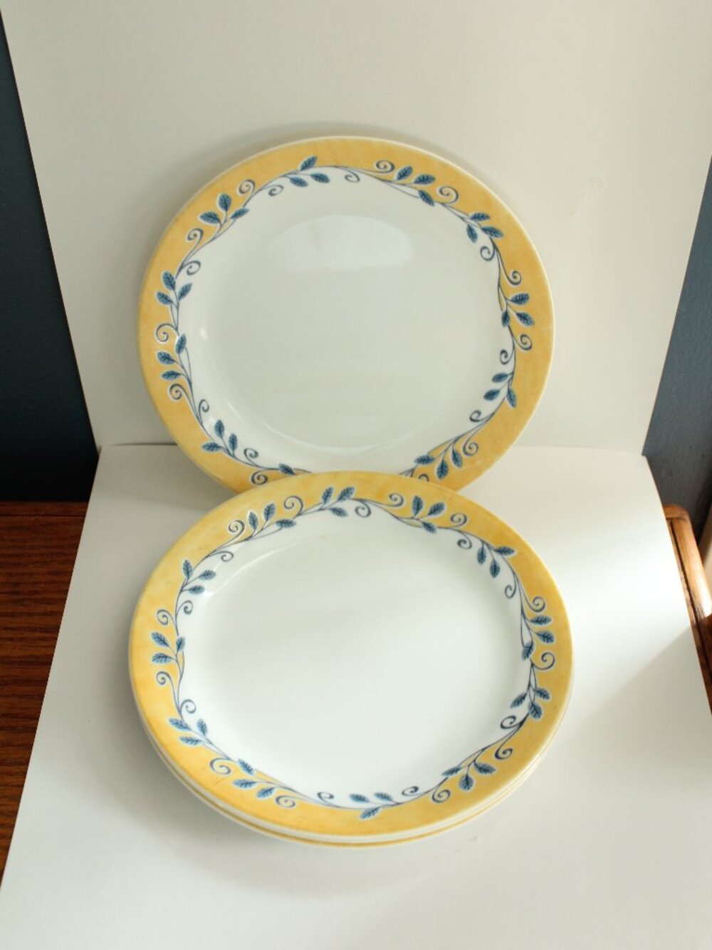Lot of 4 Corelle Bella Vista Salad Plates 7 1/4"